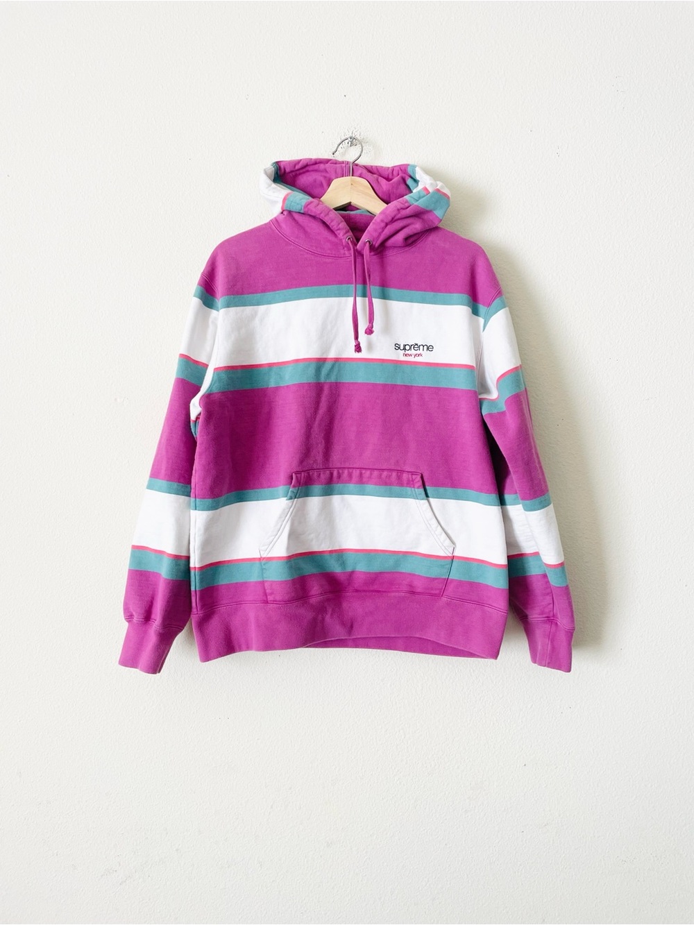 Supreme New York LARGE Hooded Sweatshirt in Dusty magenta striped